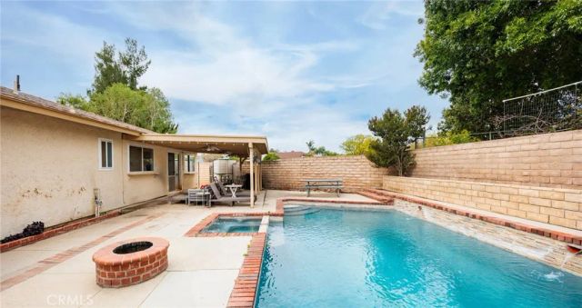 21515 Alaminos, Saugus, CA 91350