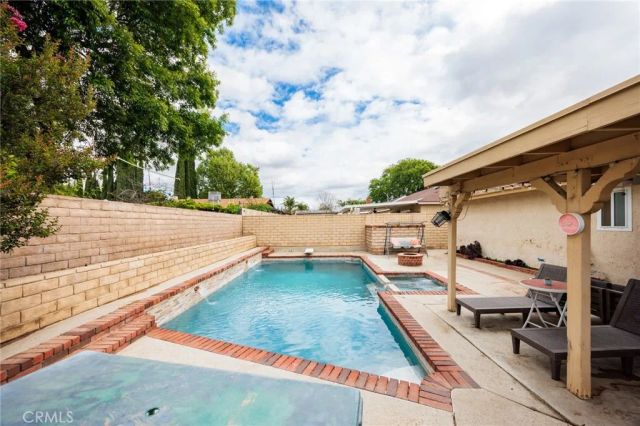 21515 Alaminos, Saugus, CA 91350