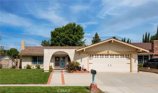 21515 Alaminos, Saugus, CA 91350