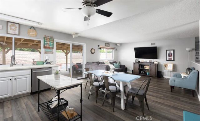 21515 Alaminos, Saugus, CA 91350