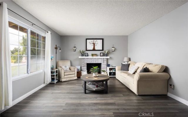 21515 Alaminos, Saugus, CA 91350