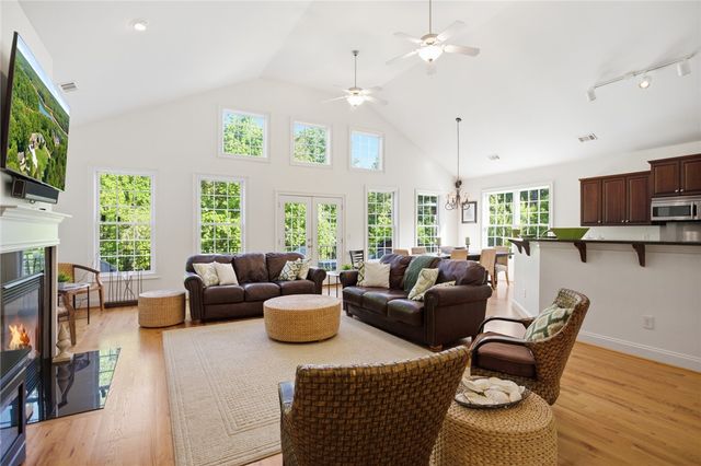 109 Martins Pointe Drive, Seneca, SC 29678