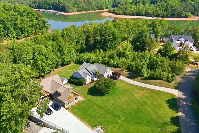 109 Martins Pointe Drive, Seneca, SC 29678