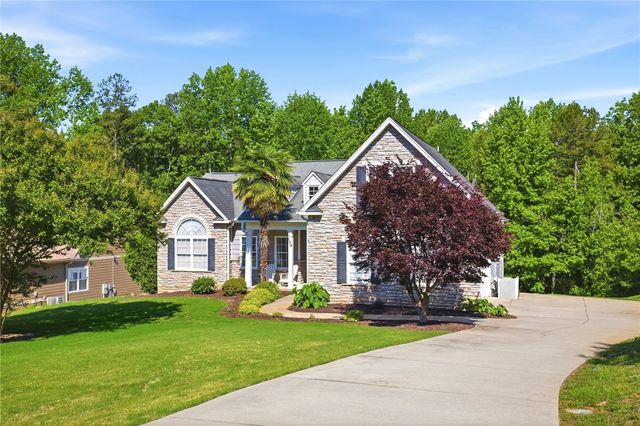 109 Martins Pointe Drive, Seneca, SC 29678
