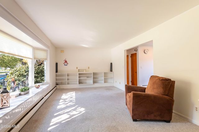 61 Phillips Road, Rensselaer, NY 12144