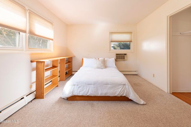 61 Phillips Road, Rensselaer, NY 12144