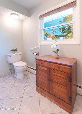 61 Phillips Road, Rensselaer, NY 12144