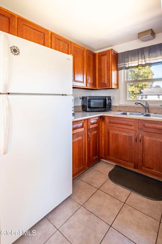 61 Phillips Road, Rensselaer, NY 12144