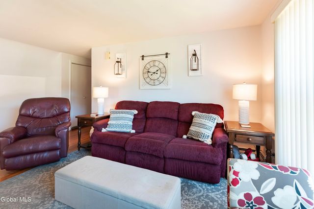 61 Phillips Road, Rensselaer, NY 12144