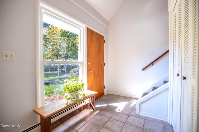 61 Phillips Road, Rensselaer, NY 12144