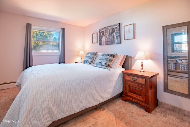 61 Phillips Road, Rensselaer, NY 12144