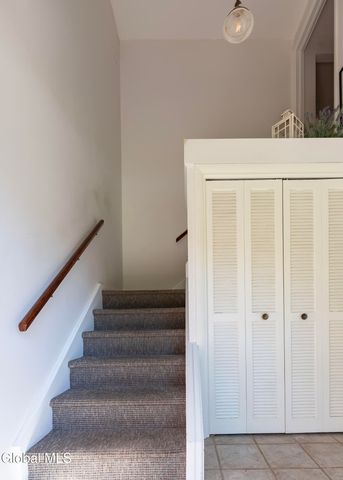 61 Phillips Road, Rensselaer, NY 12144