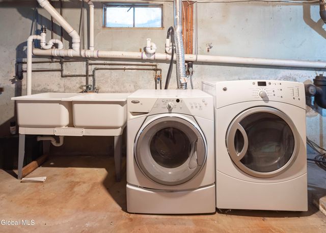 61 Phillips Road, Rensselaer, NY 12144