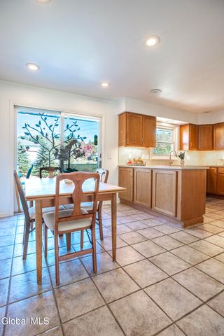 61 Phillips Road, Rensselaer, NY 12144