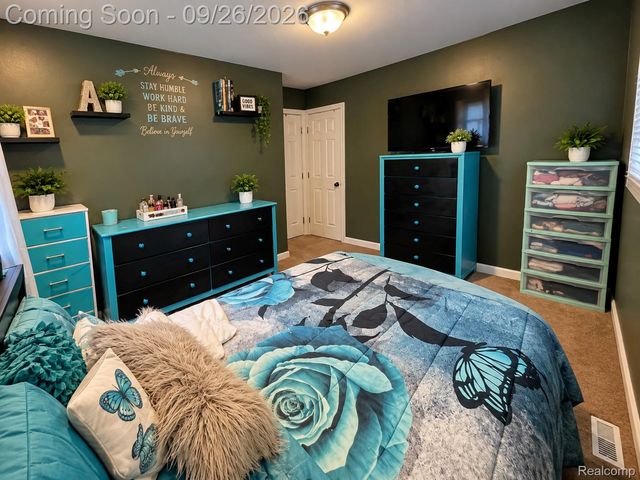 23116 Beechwood Avenue, Eastpointe, MI 48021