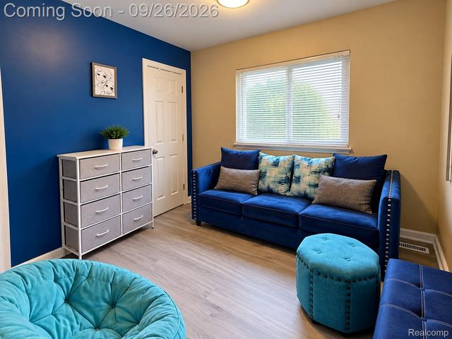 23116 Beechwood Avenue, Eastpointe, MI 48021