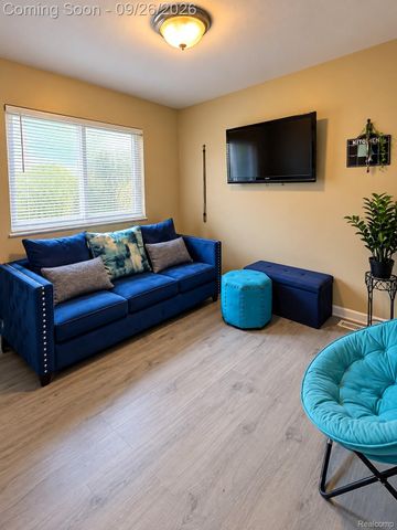 23116 Beechwood Avenue, Eastpointe, MI 48021