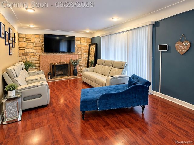 23116 Beechwood Avenue, Eastpointe, MI 48021