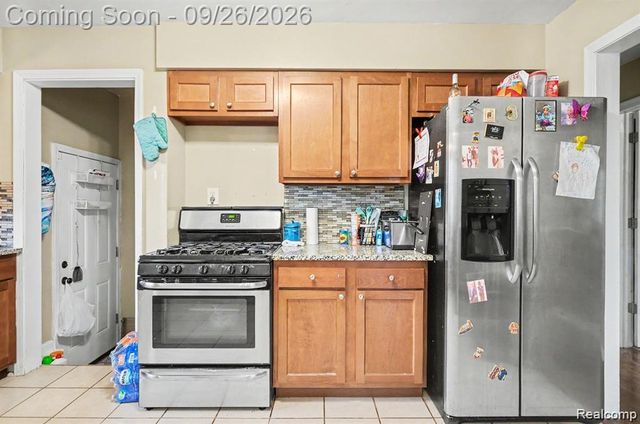 23116 Beechwood Avenue, Eastpointe, MI 48021