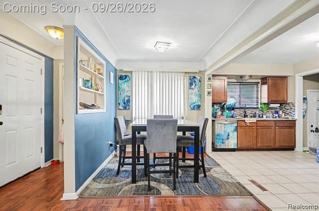 23116 Beechwood Avenue, Eastpointe, MI 48021