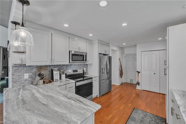 732 Fallcreek RN, Chesapeake, VA 23322