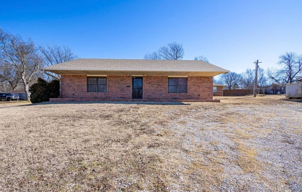 314 N Clarady Street, Wanette, OK 74878