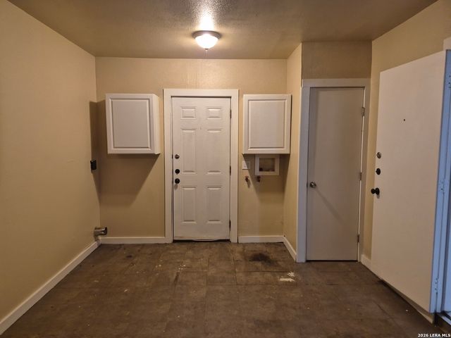 5211 CINDERELLA ST, Kirby, TX 78219