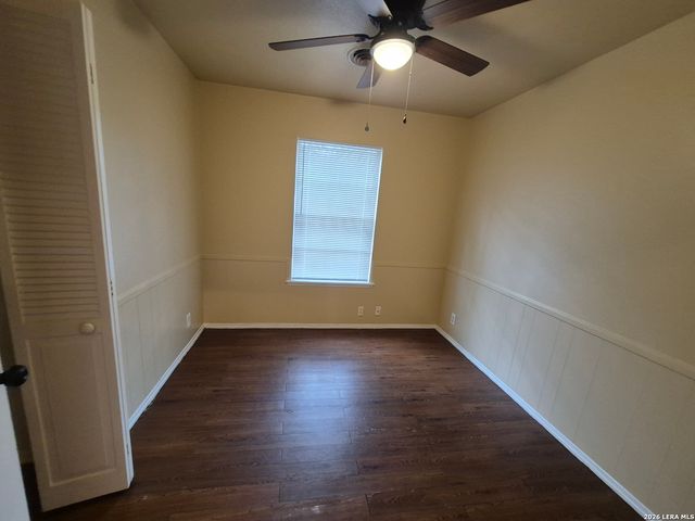 5211 CINDERELLA ST, Kirby, TX 78219