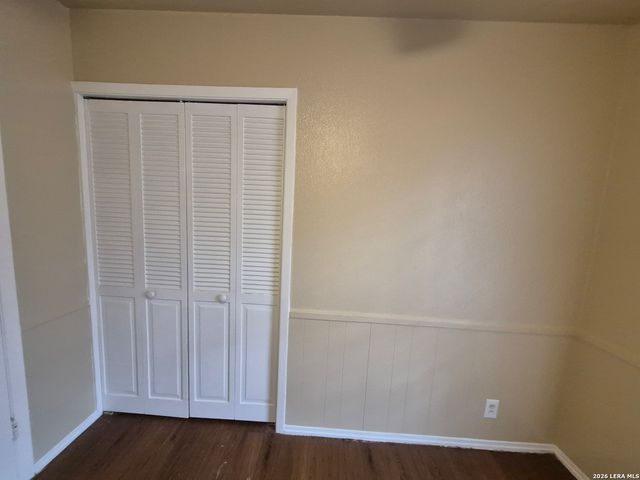 5211 CINDERELLA ST, Kirby, TX 78219