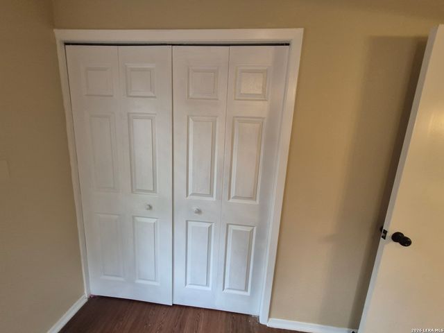 5211 CINDERELLA ST, Kirby, TX 78219