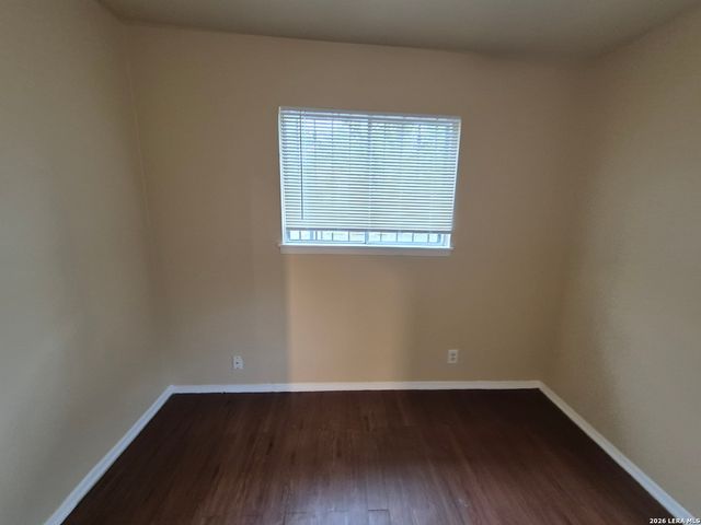 5211 CINDERELLA ST, Kirby, TX 78219