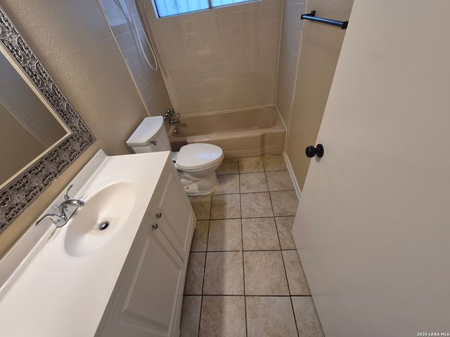 5211 CINDERELLA ST, Kirby, TX 78219