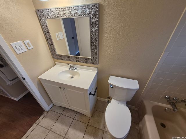 5211 CINDERELLA ST, Kirby, TX 78219