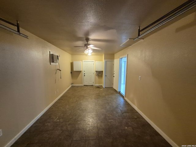 5211 CINDERELLA ST, Kirby, TX 78219