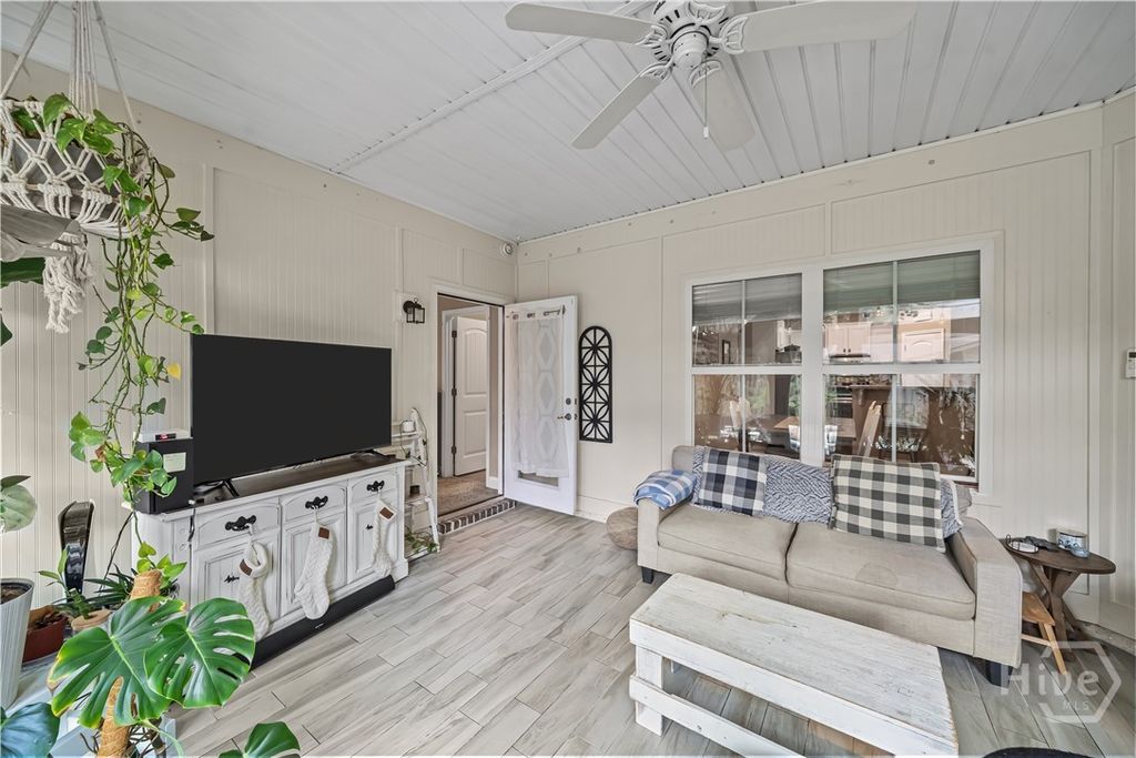 Image 32 of property listing at 90 Teachers Row, Richmond Hill, GA 31324
