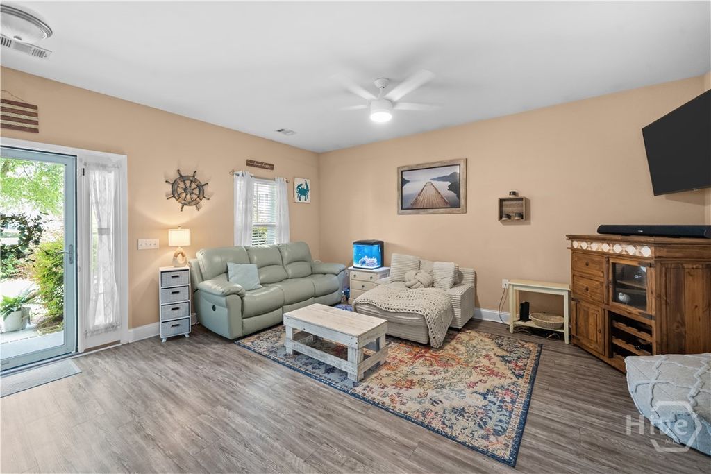 Image 7 of property listing at 90 Teachers Row, Richmond Hill, GA 31324