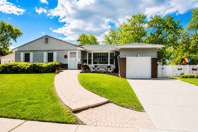 1359 E Dorothy Drive, Palatine, IL 60074