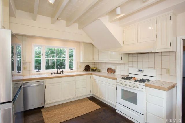 61 Beacon Bay, Newport Beach, CA 92660