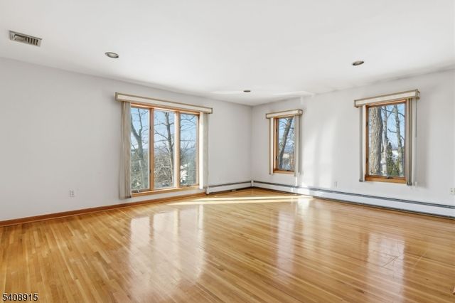 32 Sylvan Dr, Montville Twp., NJ 07058