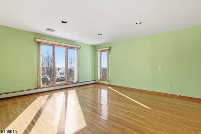 32 Sylvan Dr, Montville Twp., NJ 07058