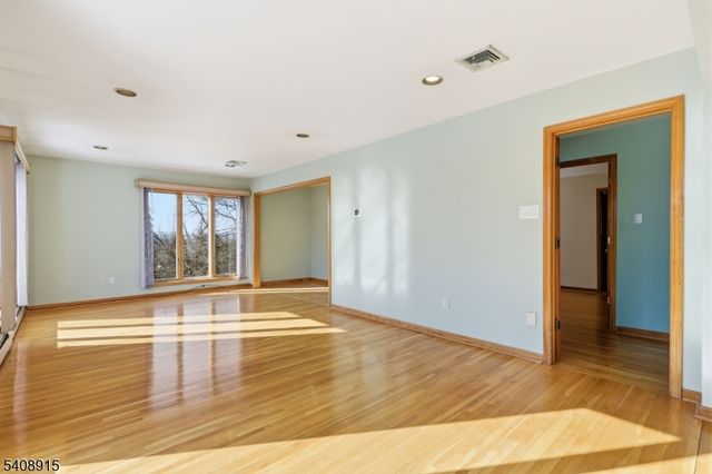 32 Sylvan Dr, Montville Twp., NJ 07058