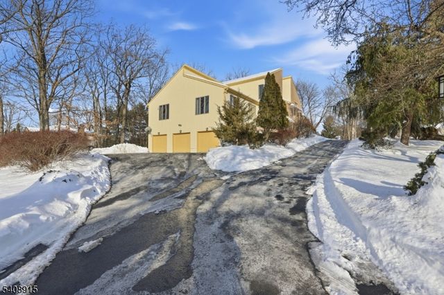 32 Sylvan Dr, Montville Twp., NJ 07058