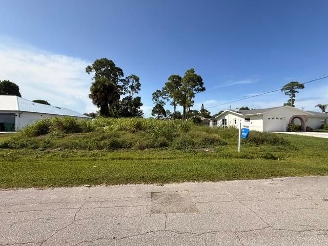 541 NW Placid Avenue, Port St. Lucie, FL 34983