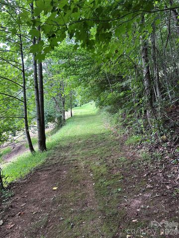 70 Heslar Way, Marshall, NC 28753