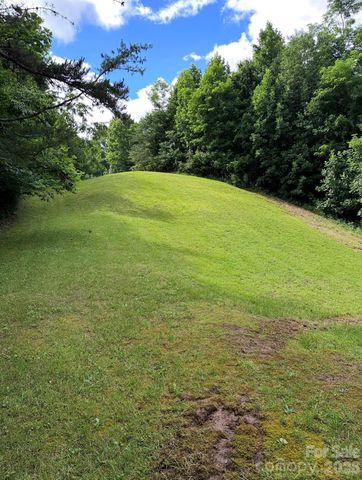 70 Heslar Way, Marshall, NC 28753