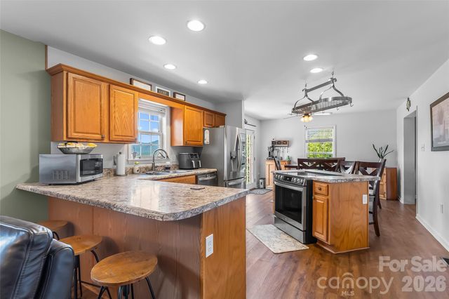 70 Heslar Way, Marshall, NC 28753