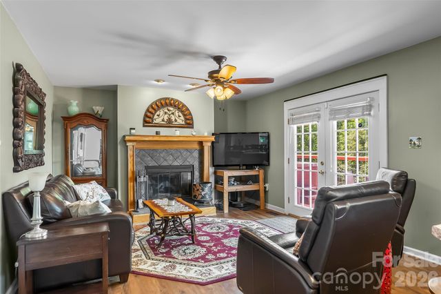 70 Heslar Way, Marshall, NC 28753