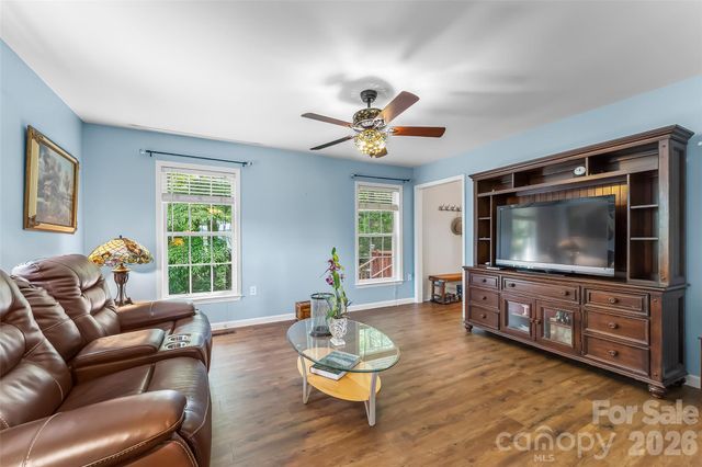 70 Heslar Way, Marshall, NC 28753