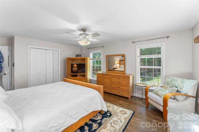 70 Heslar Way, Marshall, NC 28753