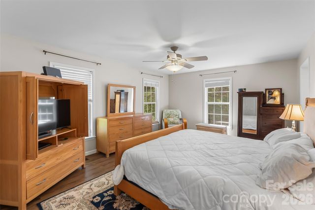 70 Heslar Way, Marshall, NC 28753